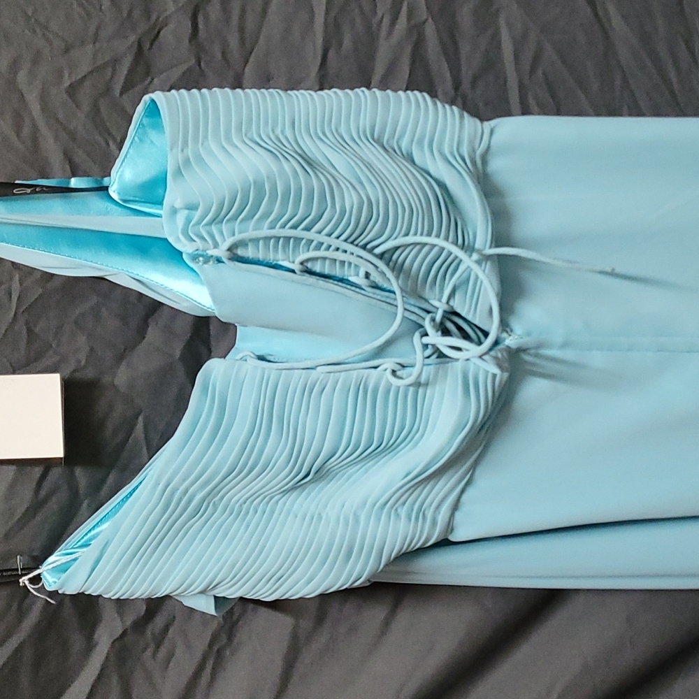 Dress - Picture 4 of 7